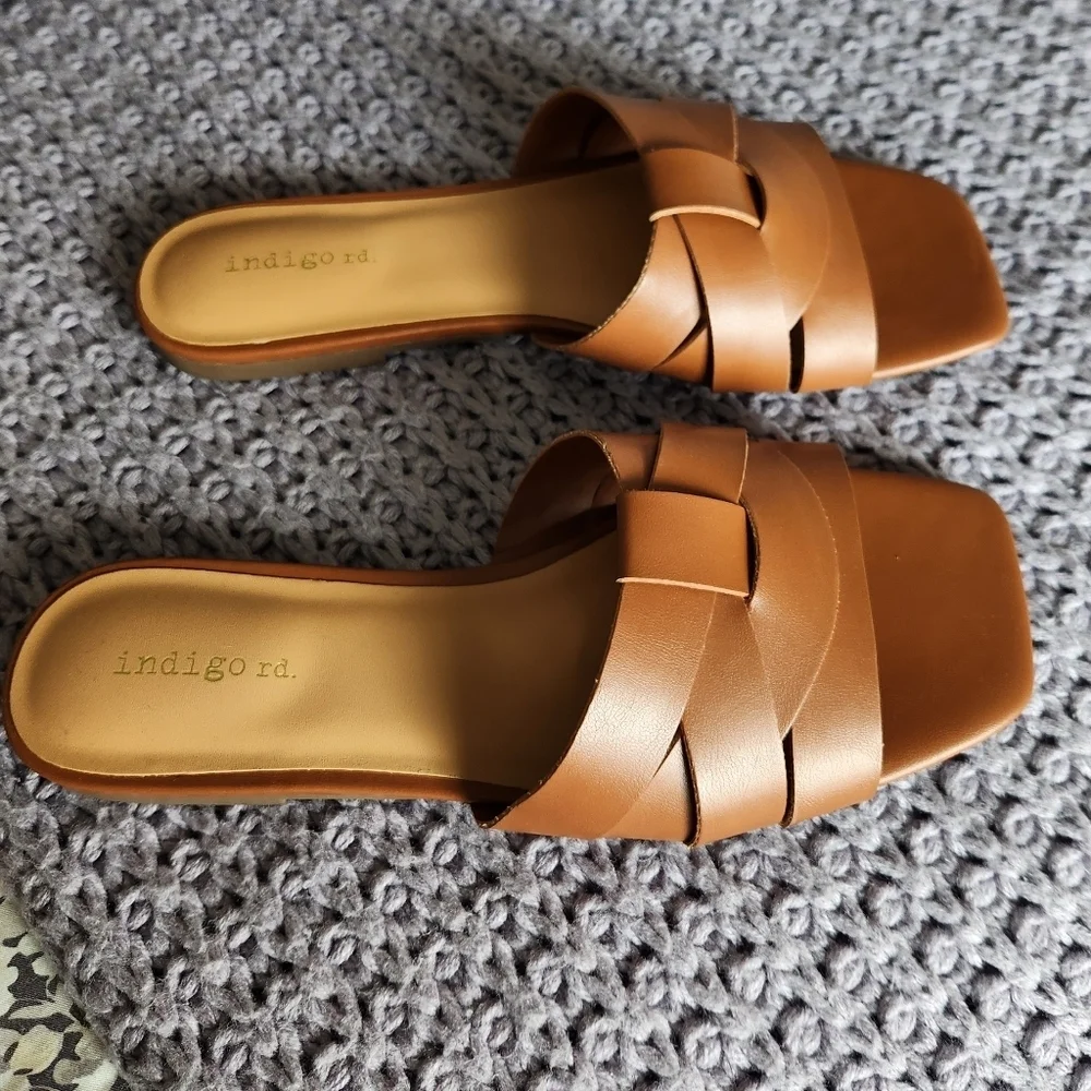 Sz 9 Indigo Rd Brown Slip On Sandals
